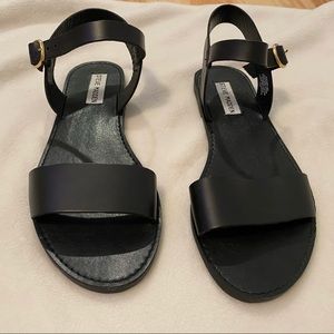 black Steve madden flats